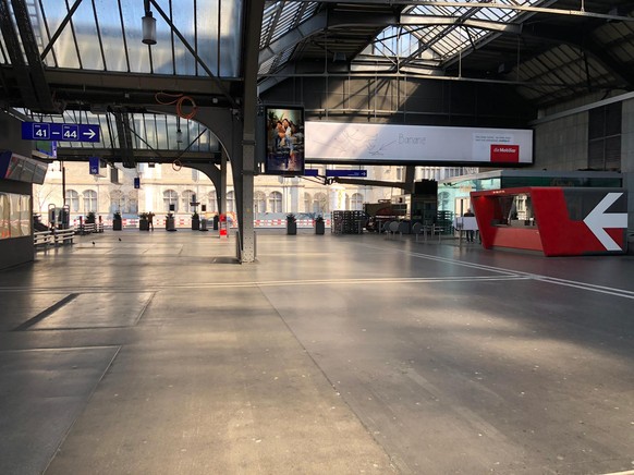 Der Hauptbahnhof Zürich am Montag morgen.