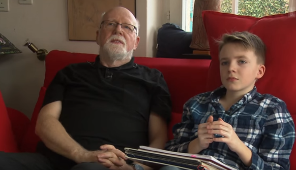 Maximilian und sein Vater im Dok-Film des SRF 2015.