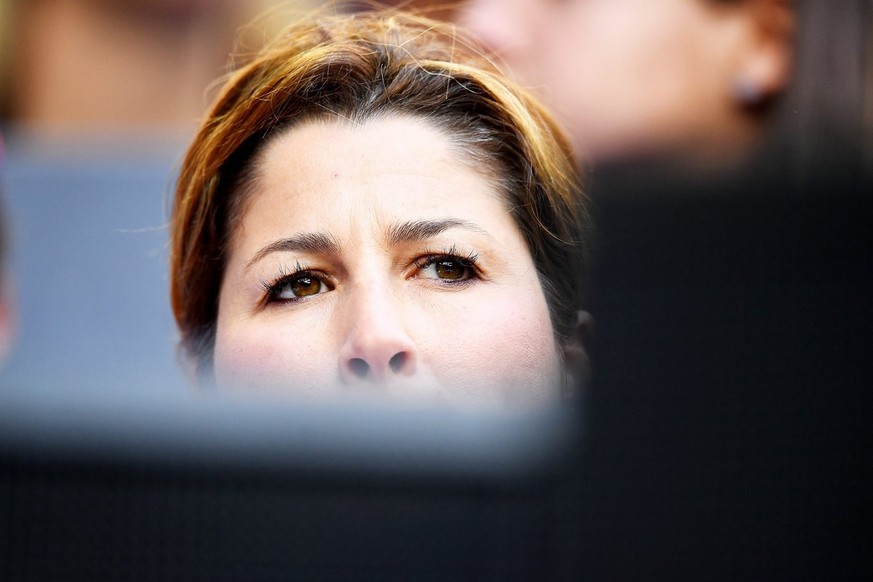 epa05751334 Mirka Federer watches the commencement of play between her husband Roger Federer of Switzerland and Stan Wawrinka of Switzerland in the Men&#039;s Singles Semifinals at the Australian Open ...