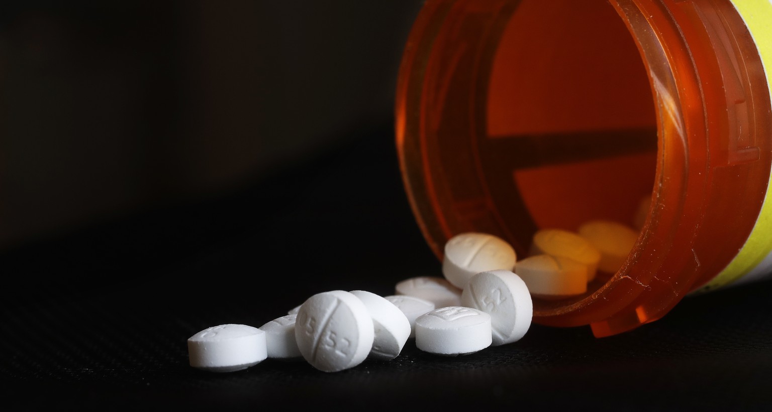 This Wednesday, Aug. 29, 2018 photo shows an arrangement of Oxycodone pills in New York. A study in Tennessee released on Thursday, Aug 30, 2018, found learning disabilities and other special educatio ...