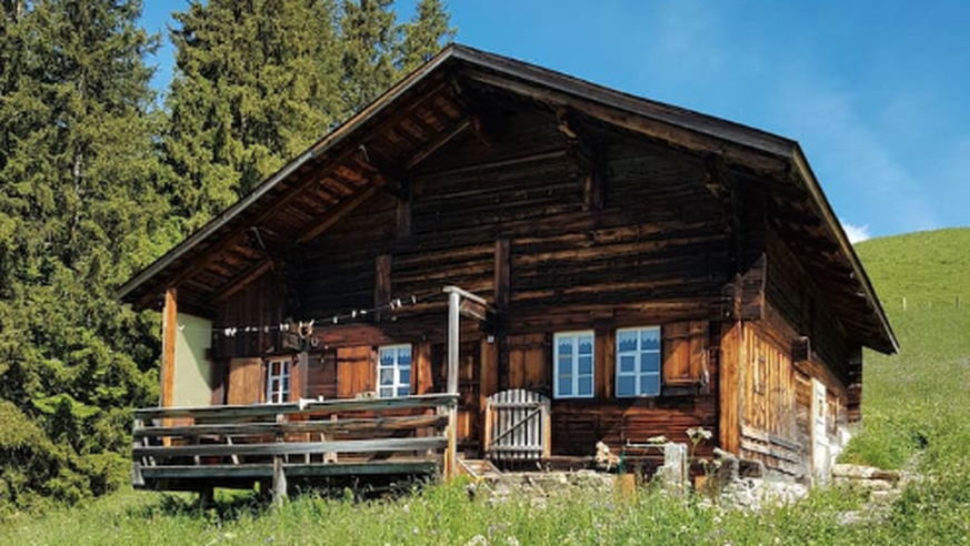 Alphütte im Simmental
https://www.airbnb.ch/rooms/570976?location=Schweiz&amp;guests=1&amp;adults=1