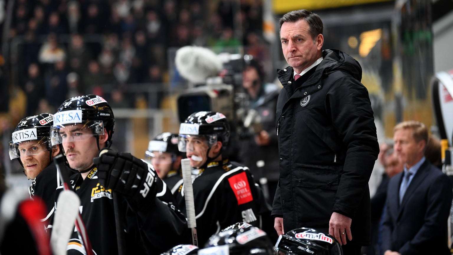 Lugano?s Head Coach Serge Pelletier, during the preliminary round game of National League A (NLA) Swiss Championship 2019/20 between HC Lugano and HC Davos at the ice stadium Corner Arena in Lugano, S ...