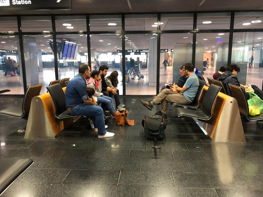 Warten im Transit: Kurdische Asylbewerber im Gespräch mit watson.