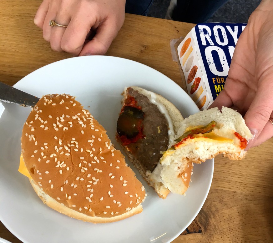 lidl mikrowellen burger macdonalds supermarket fast food trash food madeleine sigrist hamburger