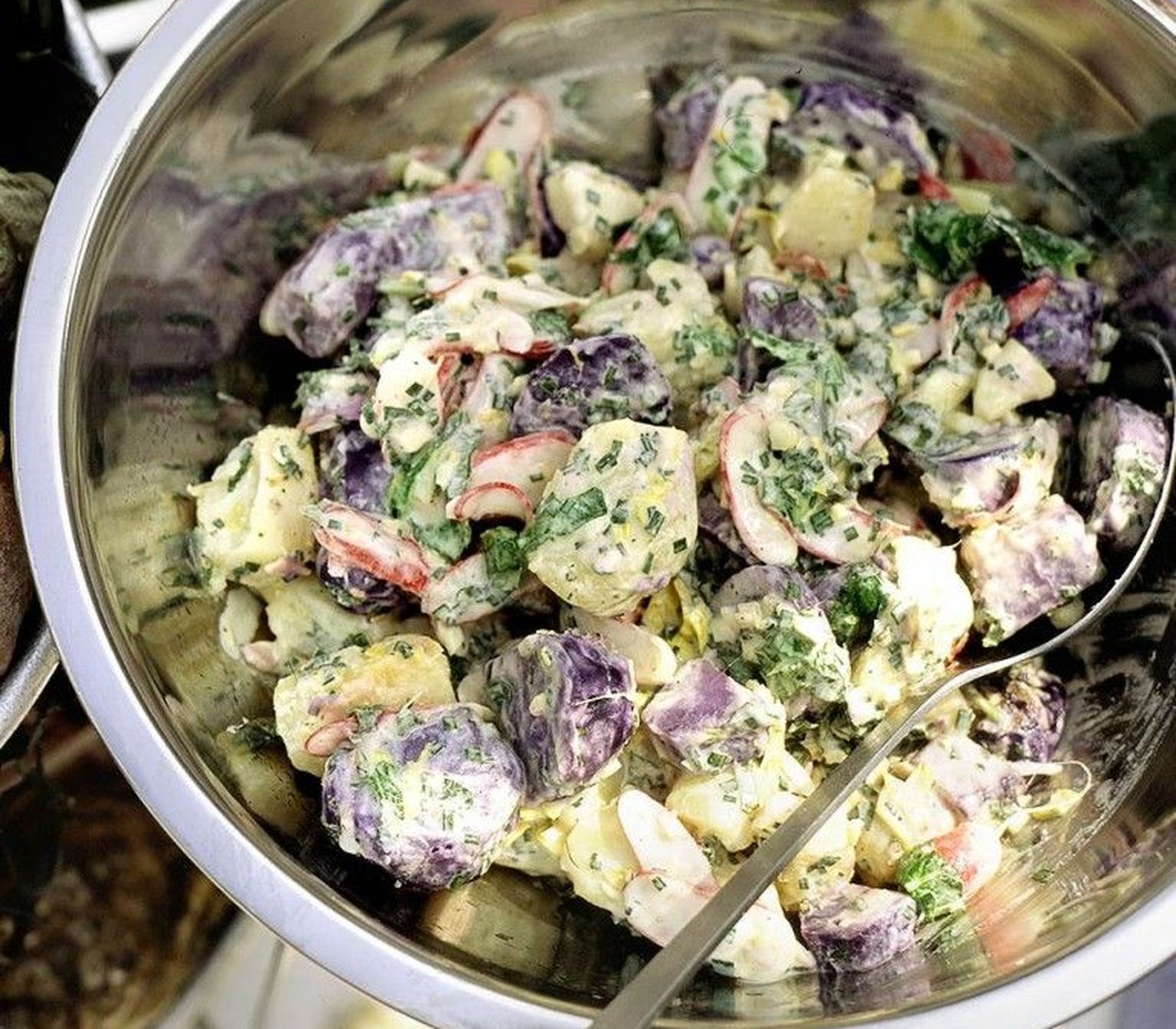 violetter kartoffelsalat essen food salat vegetarisch https://www.jamieoliver.com/de/recipes/vegetables-recipes/purple-potato-salad/