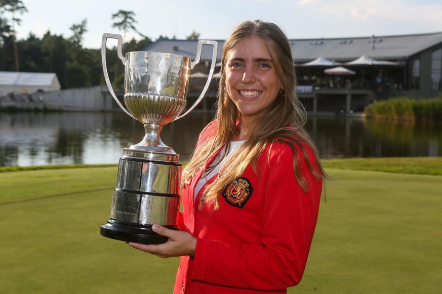 epa07029491 A handout photo made available by the European Golf Association 18 September 2018 of Spanish golfer Celia Barquin Arozamena with the winner&#039;s trophy at the . European Ladies&#039; Ama ...
