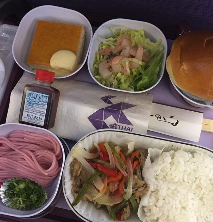 thai airways essen food economy class flug fliegen reisen https://www.instagram.com/fu_mi_enak/