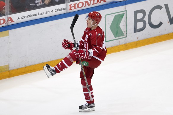 Lausanne&#039;s forward Harri Pesonen, of Finland, celebrates his goal after scoring the 4:1, during a National League A regular season game of the Swiss Championship between Lausanne HC and HC Ambri- ...
