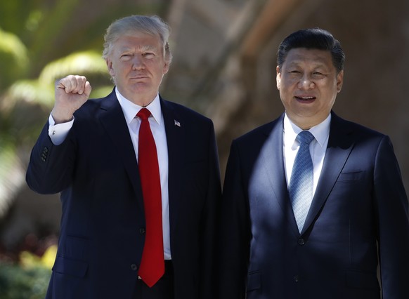 ARCHIV  ZUR HALBZEIT DER AMTSZEIT VON DONALD TRUMP LETZTEN SONNTAG, 20. JANUAR 2019, STELLEN WIR IHNEN FOLGENDES BILDMATERIAL ZUR VERFUEGUNG - President Donald Trump and Chinese President Xi Jinping  ...