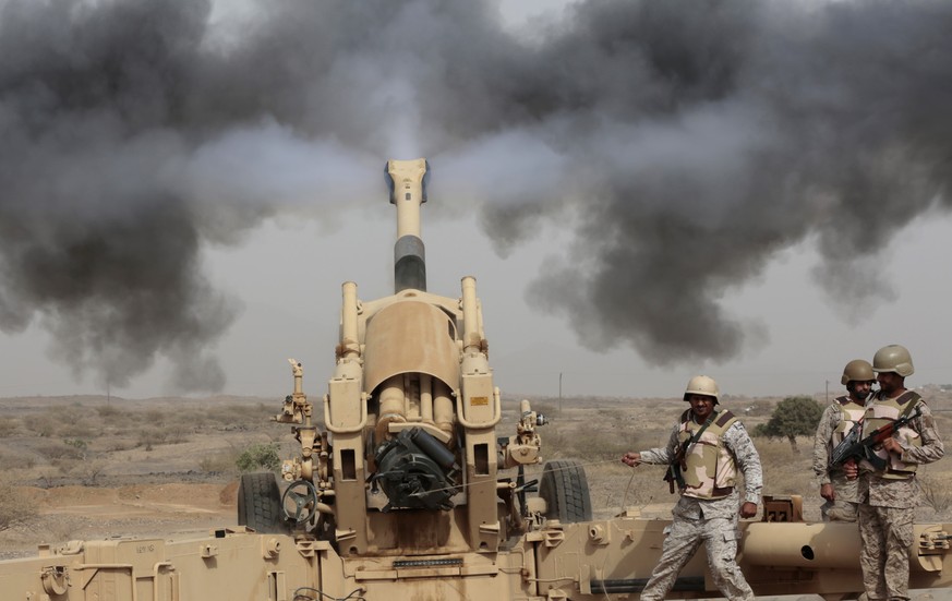 Konflikt im Jemen: Saudische Artillerie schiesst im April 2015 auf schiitische Stellungen.