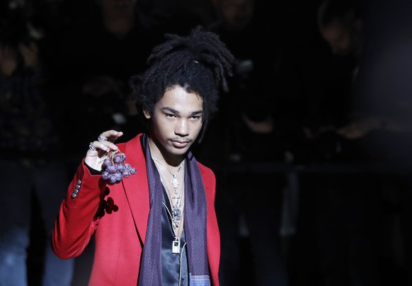Luka Sabbat arrives for a presentation of the Dolce &amp; Gabbana women&#039;s Spring-Summer 2017 collection, part of the Milan Fashion Week, unveiled in Milan, Italy, Sunday, Sept. 25, 2016. (AP Phot ...