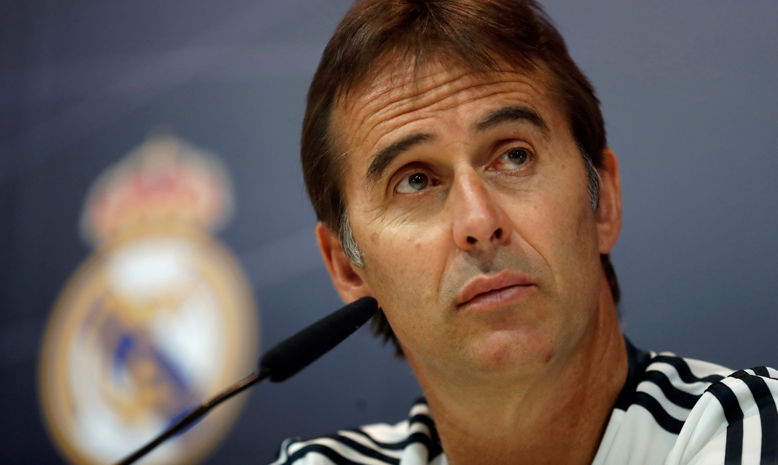epa06971073 Real Madrid&#039;s head coach, Julen Lopetegui, addresses a press conference after leading a team&#039;s training session at the club&#039;s sport complex in Valdebebas, outside Madrid, Sp ...