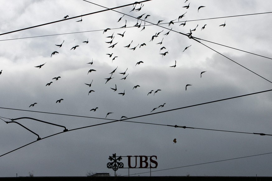 THEMENBILD ZUM BEGINN DES PROZESSES GEGEN DIE UBS WEGEN GELDWAESCHEREI -- Das Logo der UBS, aufgenommen an der Bahnhofstrasse in Zuerich am Donnerstag, 20. November 2008. (KEYSTONE/Alessandro Della Be ...