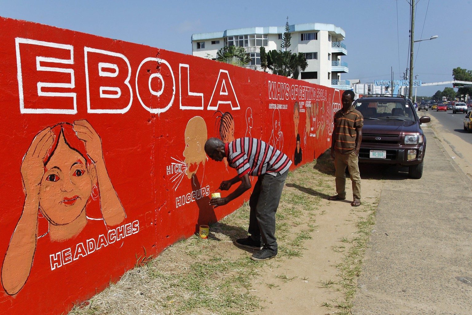 In Liberia, Sierra Leone und Guinea versucht man, mit Hilfe von Sensibilisierungskampagnen die Krankheit einzudämmen.