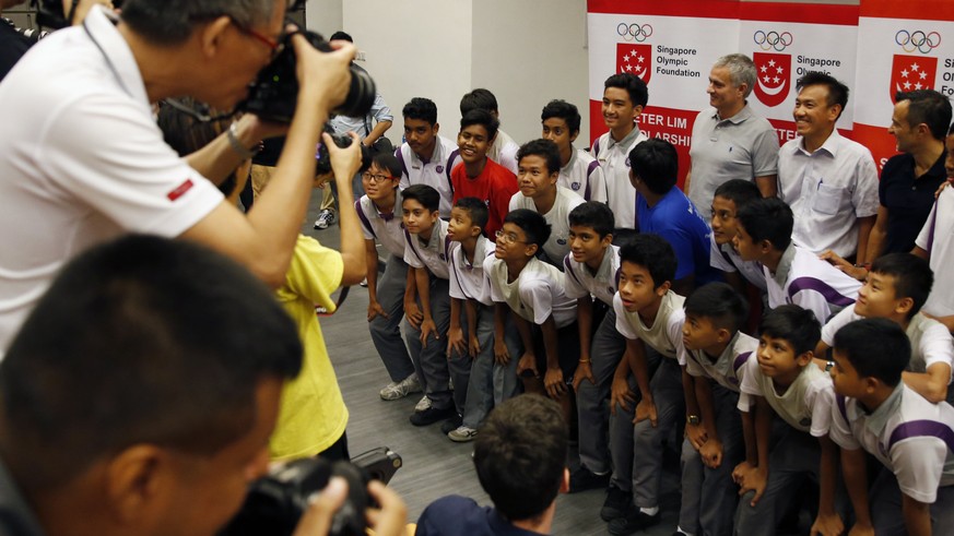 Mourinho in Singapur: Überall im Fokus.