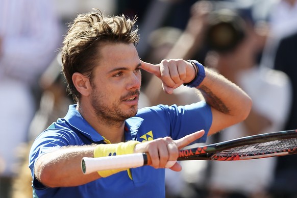 Switzerland&#039;s Stan Wawrinka reacts after defeating Britain&#039;s Andy Murray during their semifinal match of the French Open tennis tournament at the Roland Garros stadium, Friday, June 9, 2017  ...