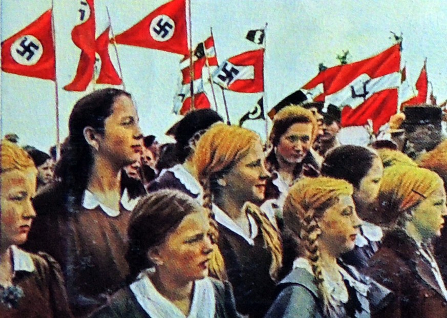 Mitglieder des Bundes Deutscher Mädel (BDB), dem weiblichen Zweig der Hitlerjugend (HJ).