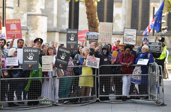 epa07848794 Protesters gather outside of the Supreme Court during a hearing on the prorogation of parliament, in London, Britain, 17 September 2019. The Supreme Court is due to rule on 19 September wh ...