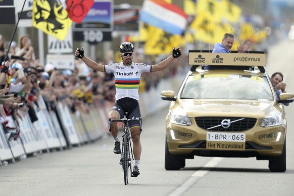 Peter Sagan griff gut 27 Kilometer vor dem Ziel an und gewinnt erstmals an einem der fünf Monumente des Radsports.