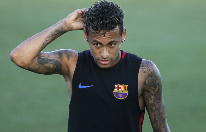 epa06113761 FC Barcelona&#039;s Brazilian forward Neymar during a team training session at Barry University in Miami, Florida, USA, 27 July 2017. FC Barcelona will play against Real Madrid in El Clasi ...