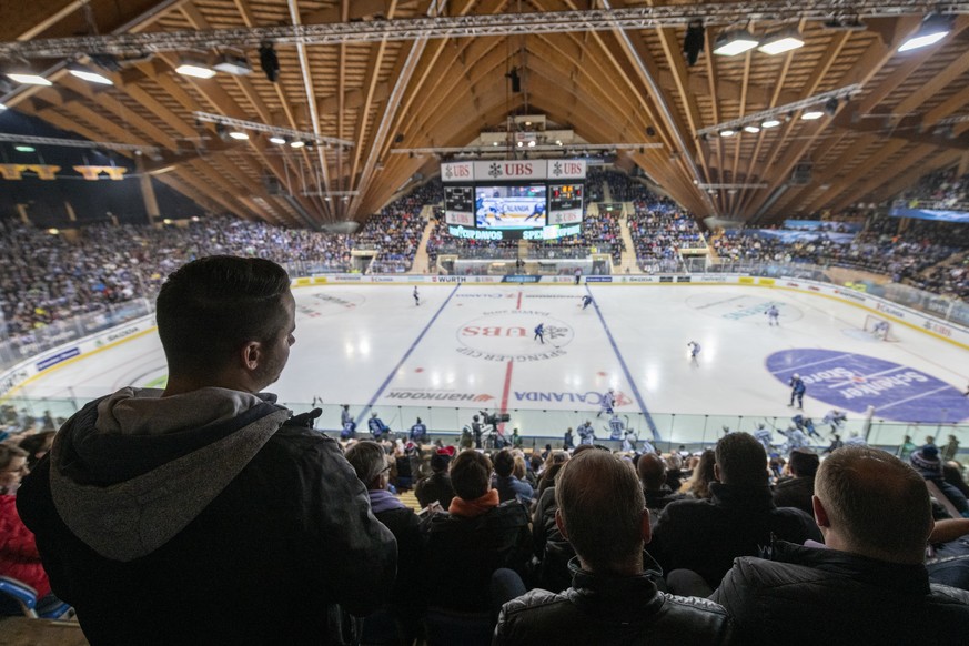 General view Eisstadion Davos during the game between HC Ambri-Piotta and Salavat Yulaev Ufa, at the 93th Spengler Cup ice hockey tournament in Davos, Switzerland, Thursday, December 26, 2019. (KEYSTO ...