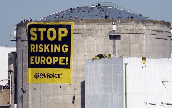 Greenpeace-Protest in Fessenheim, wo es 2013 beinahe zum GAU gekommen wäre.