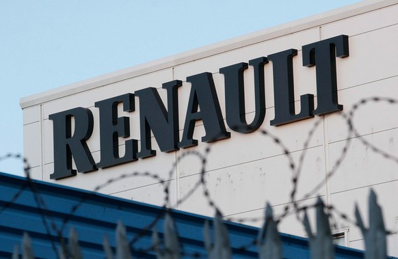 epa07629406 (FILE) - An image of Renault logo at a dealership in Birmingham city centre, United Kingdom, 16 May 2009 (reissued 06 June 2019). Media reports on 06 June 2019 state Fiat Chrysler has with ...
