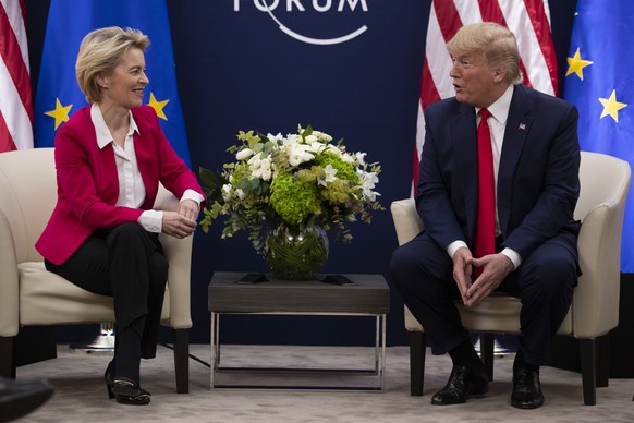 President Donald Trump meets with European Commission President Ursula von Der Leyen at the World Economic Forum, Tuesday, Jan. 21, 2020, in Davos, Switzerland. (AP Photo/ Evan Vucci)
Donald Trump,Urs ...