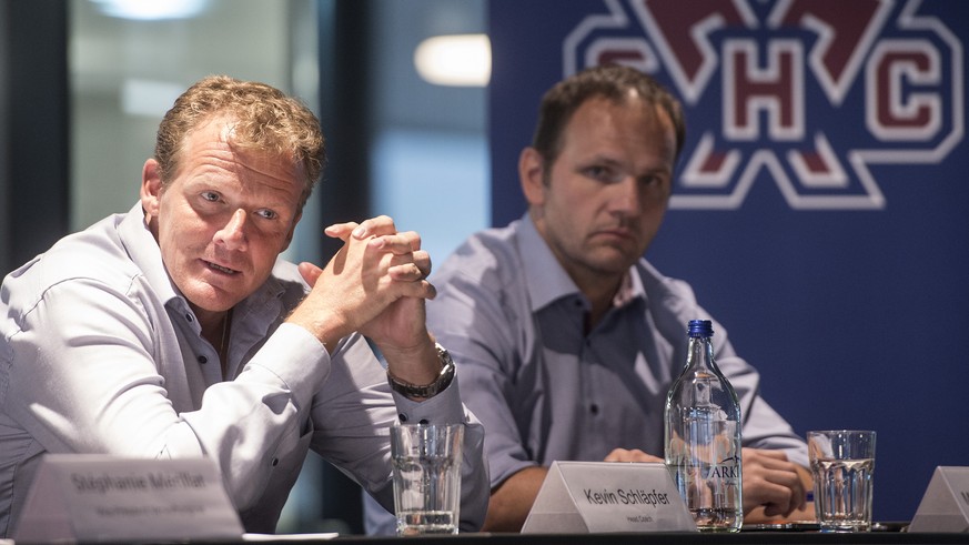 Sportchef Steinegger steht Trainer Schläpfer nach NHL-Vorbild als Assistent bei.