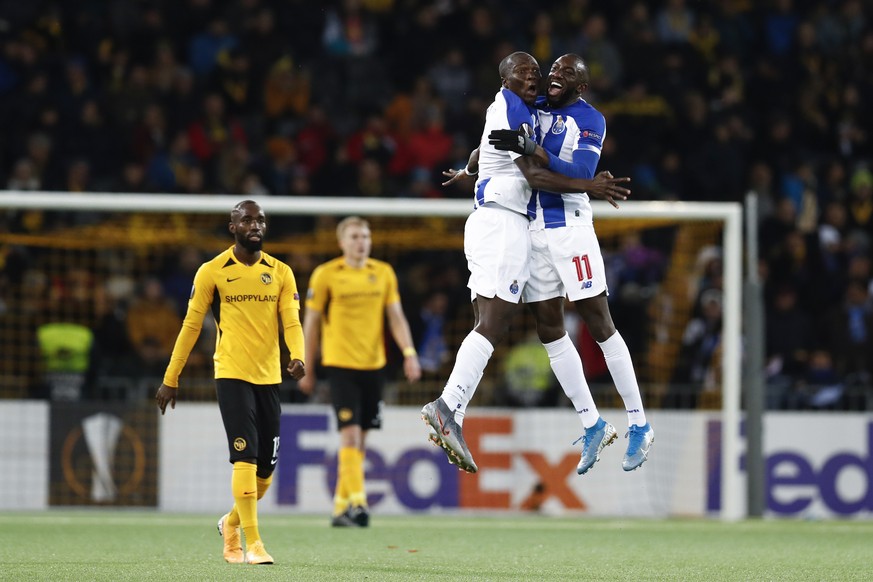 Porto&#039;s Vincent Aboubakar, left, celebrates with teammate Moussa Marega after scoring the 1-1 during the UEFA Europa League group stage match between Switzerland&#039;s BSC Young Boys Bern and Po ...