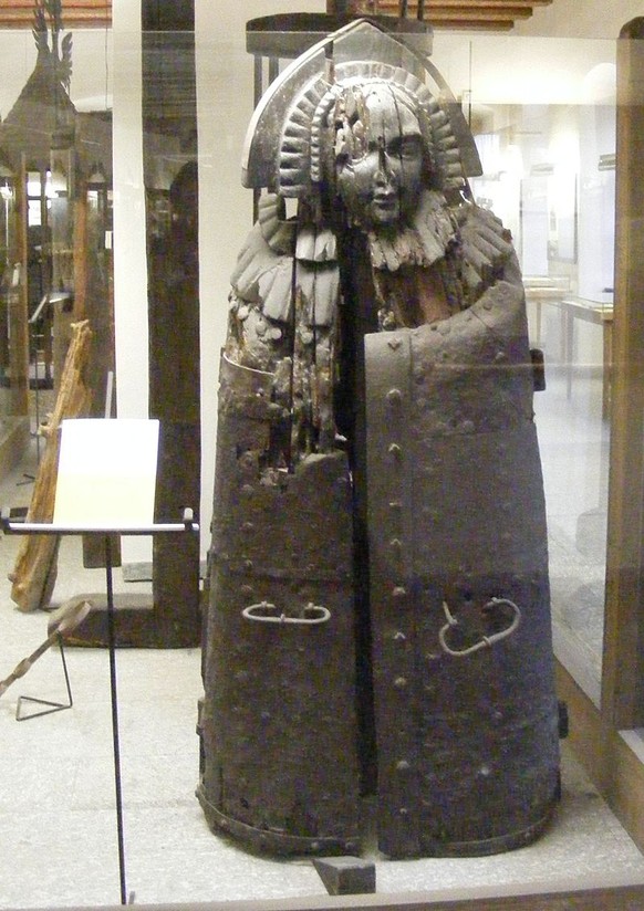 Eiserne Jungfrau von Nürnberg, 15. od. 16. Jh. (Exponat im Mittelalterlichen Kriminalmuseum Rothenburg ob der Tauber).