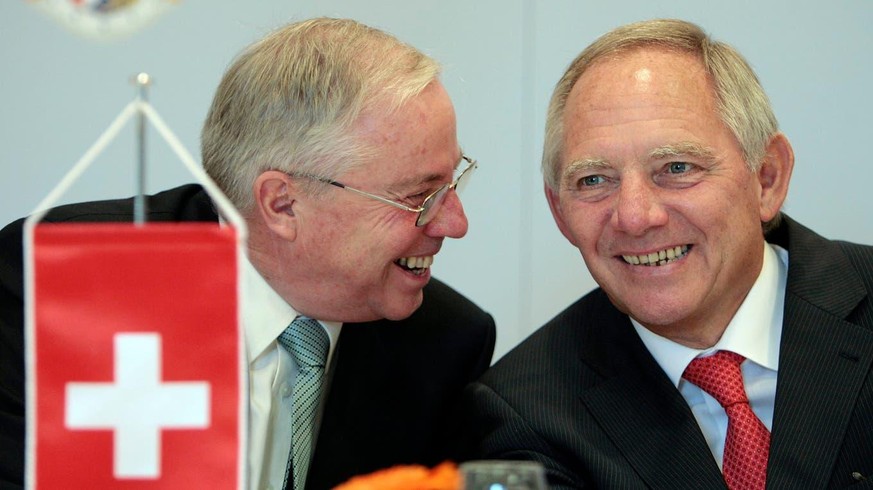 Christoph Blocher (links), damals noch Bundesrat, und Wolfgang Schäuble, damals Finanzminister, bei einem Ministertreffen der deutschsprachigen Länder 2006.