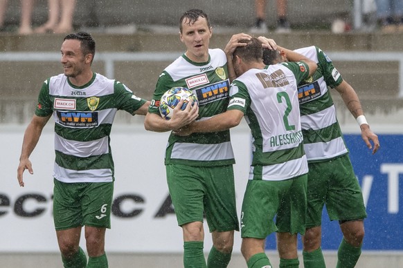 Die Krienser Spieler feiern das 1:1 von Kriens beim Challenge League Meisterschaftsspiel zwischen dem SC Kriens und dem FC Vaduz vom Sonntag, 2. August 2020 in Kriens. (KEYSTONE/Urs Flueeler)