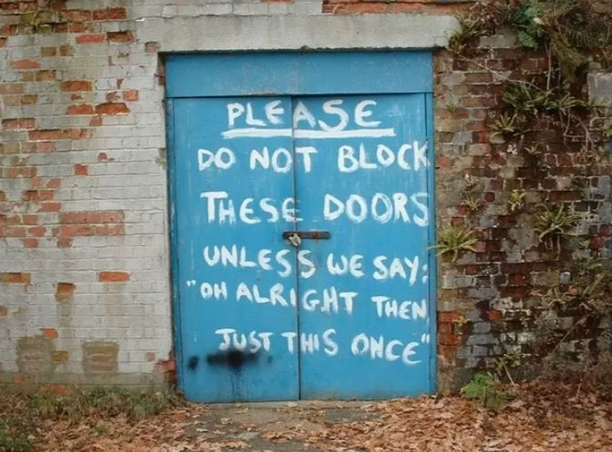BITTEBlockiert diese Türen nicht, ausser wir sagen: «Na gut, nur dieses eine Mal.»