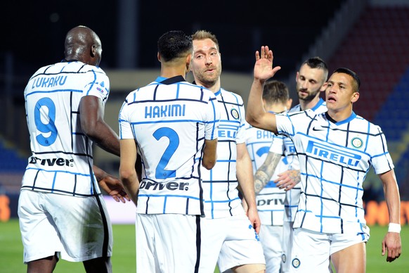 Inter Milan&#039;s Achraf Hakim, second from left, celebrates after scoring his side&#039;s second goal during the Italian Serie A soccer match between Crotone and Inter Milan at the Ezio Scida Stadiu ...