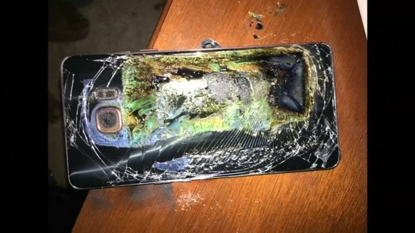 radar-reuters Ein verschmorter Rest - mehr ist diesem Kunden in den USA nicht von seinem Samsung Galaxy Note 7 geblieben. Für den südkoreanischen Konzern wird das Smartphone-Flaggschiff immer mehr zum ...