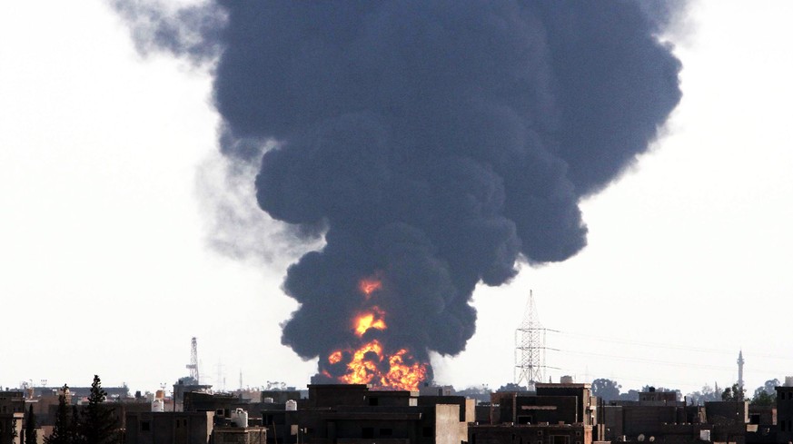Der explodierte Tank in Tripolis.
