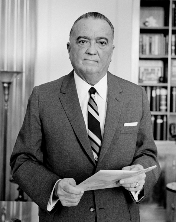 Im Klima des Kalten Krieges war so ziemlich alles denkbar. Im Bild ist J. Edgar Hoover zu sehen, der von 1935 bis zu seinem Tod 1972 der erste Direktor des Federal Bureau of Investigation (FBI) war.