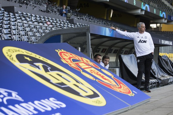 Manchester&#039;s head coach Jose Mourinho looks on during a training session the day before the UEFA Champions League group stage group H match between Switzerland&#039;s BSC Young Boys Bern and Engl ...