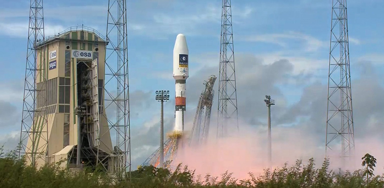 Der Start verlief noch reibungslos: Die Sojus-Trägerrakete hebt vom europäischen Weltraumstartplatz Kourou in Französisch-Guayana ab.&nbsp;