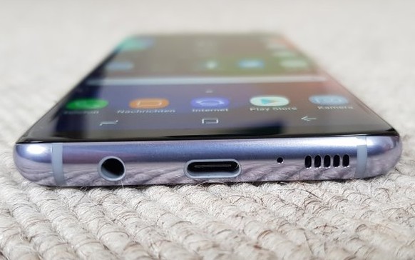 Vor einem Jahr verteidigte Samsung die Entscheidung, im Galaxy S7 veraltete Micro-USB-Buchsen zu verwenden, mit dem Argument, das würden die Kunden so wollen. Mittlerweile scheinen es sich die Kunden  ...