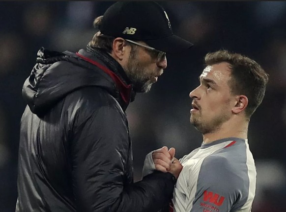 Aus diesen 5 Gründen spielt Xherdan Shaqiri bei Jürgen Klopps Liverpool nicht mehr
Das ganze passierte am 4.2.

Da hat Klopp genau 2 Leute auf dem Platz abgewatscht! Den Schiri und Shaqiri (der war  ...