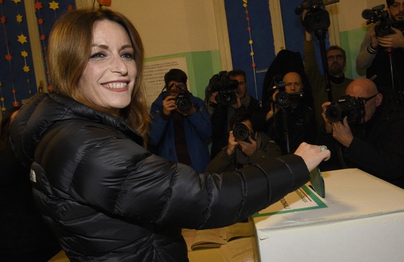 The League party&#039;s candidate Lucia Borgonzoni casts her ballot for Emilia Romagna region elections, at a polling station in Bologna, Italy, Sunday, Jan. 26, 2020. Right-wing opposition leader Mat ...