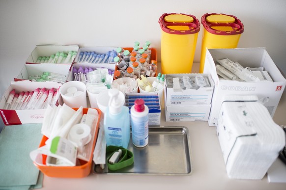 Medizinische Geräte zur Bekämpfung des Ebola-Virus.
