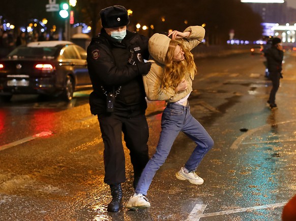 Die Polizei griff bei den Demonstrationen in Russland vom Samstag hart durch.