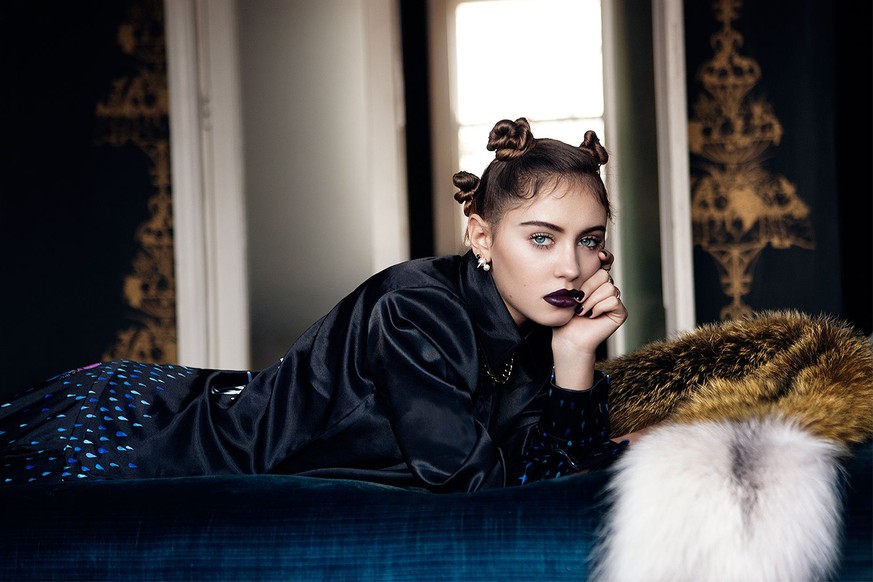 Iris Law startet ihre Model-Karriere. Ein bisschen ähnelt sie Miley Cyrus.