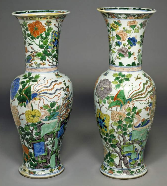 ... und diese beiden Vasen (alle aus der Qing-Dynastie).