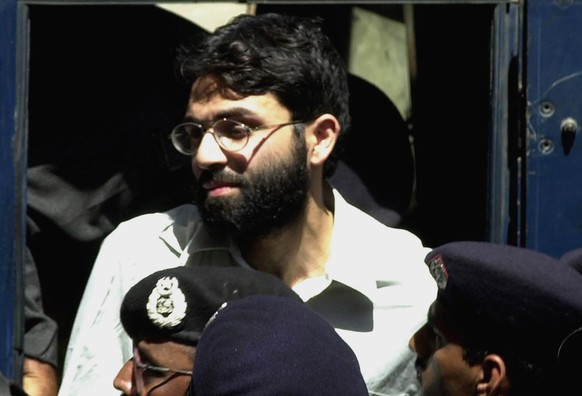 FILE - In this March 29, 2002 file photo, Ahmed Omar Saeed Sheikh, the alleged mastermind behind Wall Street Journal reporter Daniel Pearl&#039;s kidnap-slaying, appears at the court in Karachi, Pakis ...
