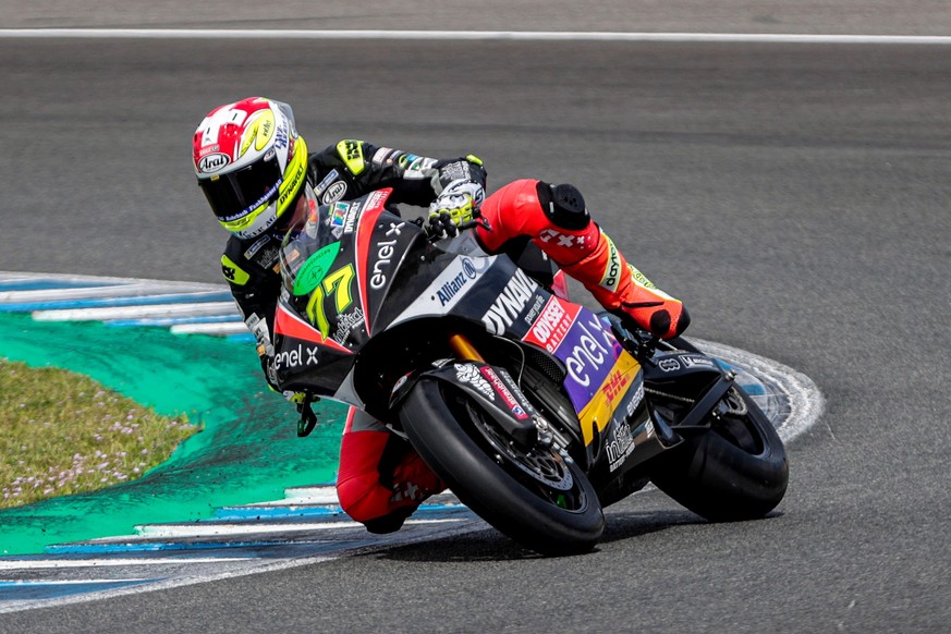 epa08286410 Swiss MotoE rider Dominique Aegerter of Intact GP MotoE takes a bend during a training session held at the Jerez-Angel Nieto circuit in Jerez, southern Spain, 11 March 2020. The 2020 MotoE ...