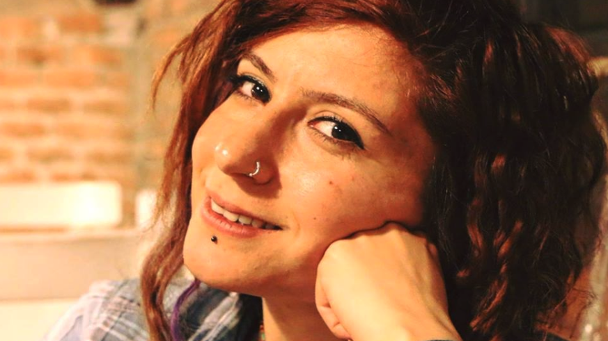 Die 28-jährige&nbsp;Hülya Emeç sitzt seit zwei Wochen am Flughafen Zürich fest.